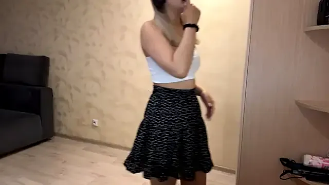 Freechat CarolannSide on StripChat