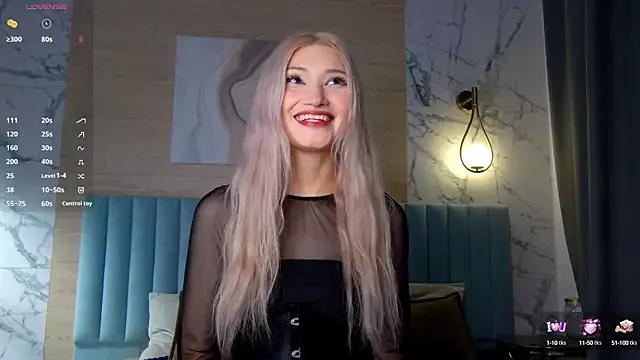 CarolReeves from StripChat