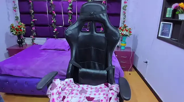 Freechat ChloeeTompson_ on StripChat