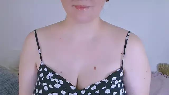 Naked Room ChubbyMaia 