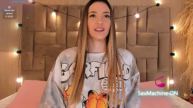 Freechat ClaradelMar on StripChat