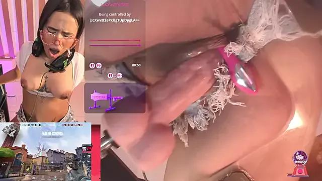 CookiesAndBoots from StripChat