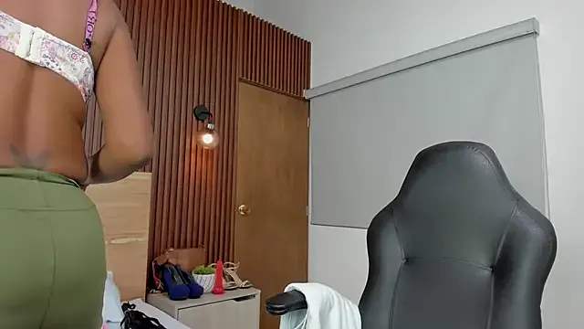 Freechat coral15_ on StripChat