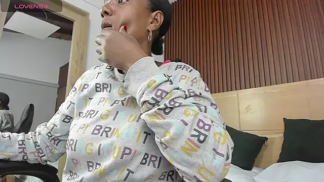 Freechat coral15_ on StripChat