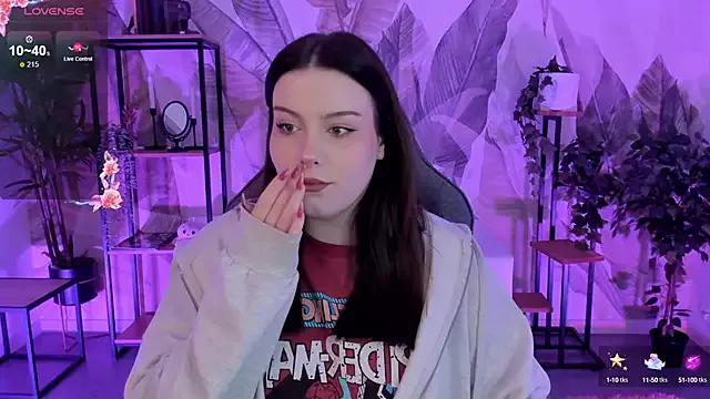 Freechat CoralineKeyns on StripChat