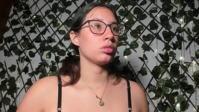 Freechat CoralineSanchez on StripChat