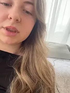 Naked Room curvyflawless 