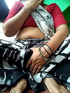 Naked Room Cutee-Jaan 