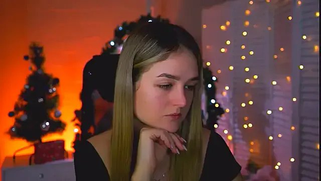 DeboraLarson on StripChat