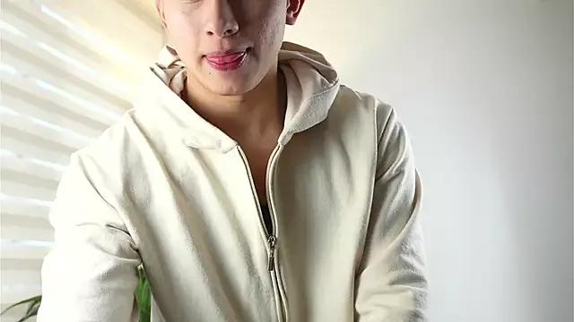 DeusbelliS from StripChat