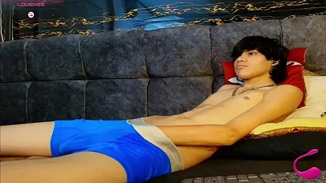 Naked Room Diamond_twink 