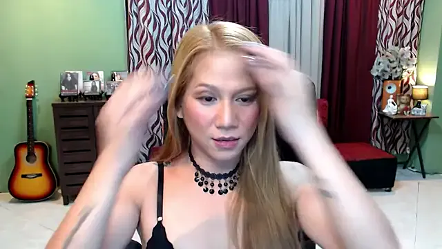 Freechat dreamgirlHILARY on StripChat