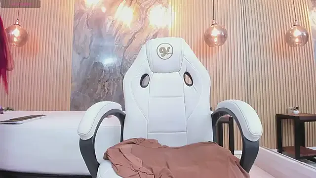 Freechat ella_harper on StripChat