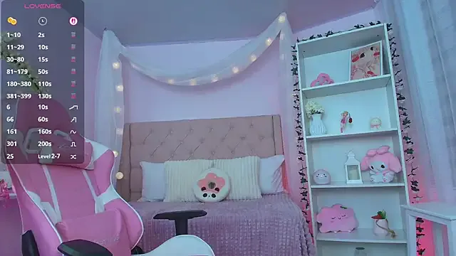 Freechat ely_cherry18 on StripChat