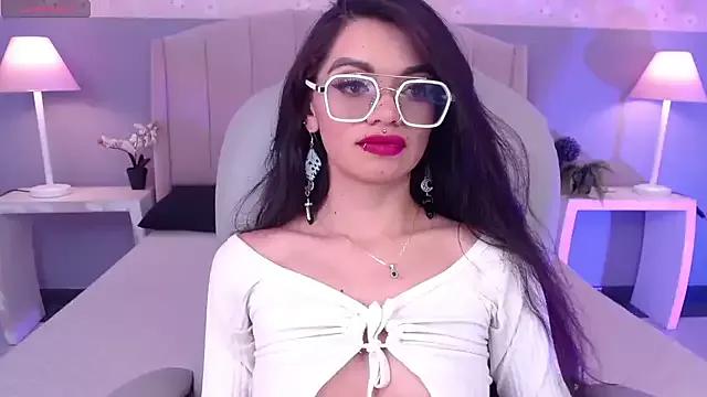 Emerald_gh from StripChat