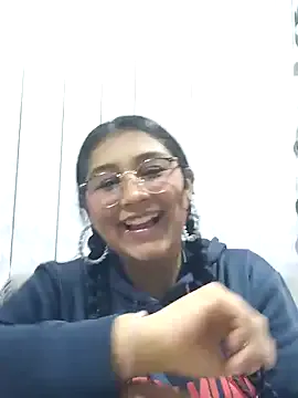 Freechat Emiily_Johamson on StripChat