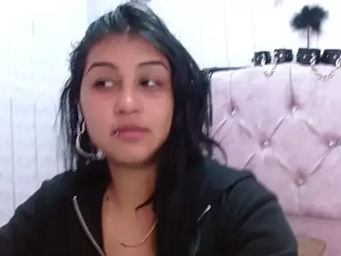 Freechat Emiily_Johamson on StripChat