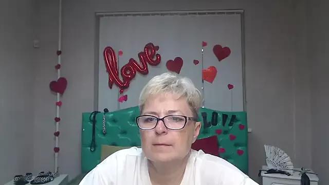 EmiliaGree from StripChat
