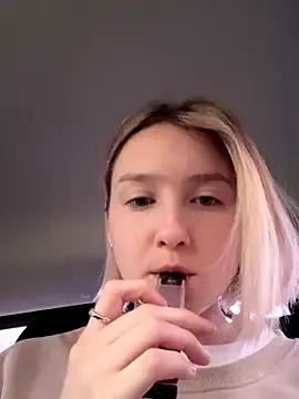 EmilyMood from StripChat is Freechat