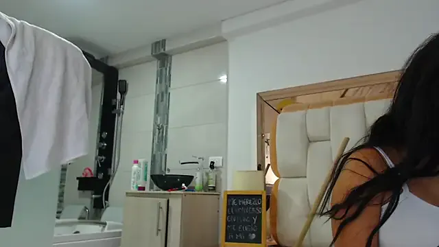 Freechat emilyparkerr01 on StripChat