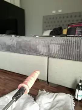 Naked Room emiss_ 