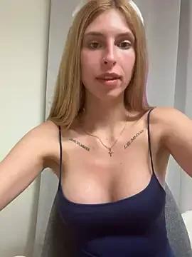Naked Room emma05 