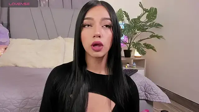 Freechat emy_bonita1 on StripChat