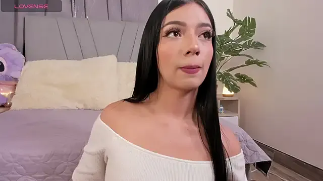 Freechat emy_bonita1 on StripChat