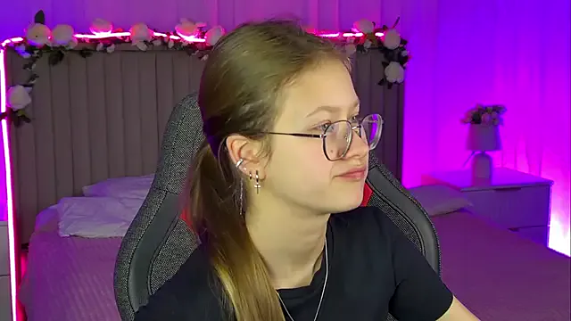 StripChat EveMundie is Freechat EveMundie — everything in a piggy bank for health