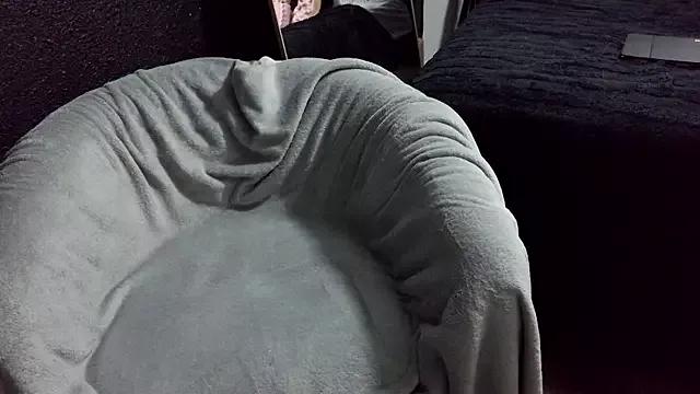 Naked Room fetishslut4u 