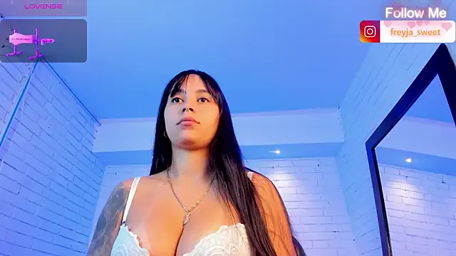Freechat freyja_sweet_ on StripChat