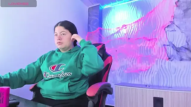 Freechat greiccy_20 on StripChat