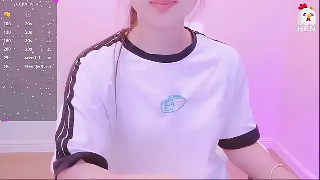 Freechat Hen-1m52 on StripChat