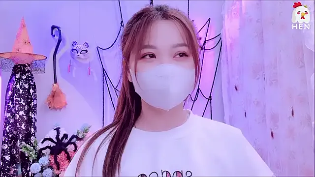 Freechat Hen-1m52 on StripChat