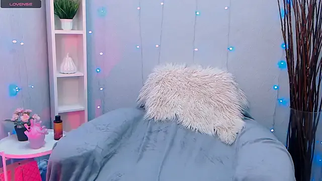 Freechat Holygirl_ on StripChat