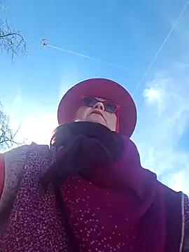 Hot-Muci from StripChat is Freechat