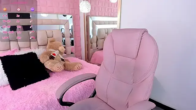 StripChat im_angelica is Private im_angelica — naked and oil show