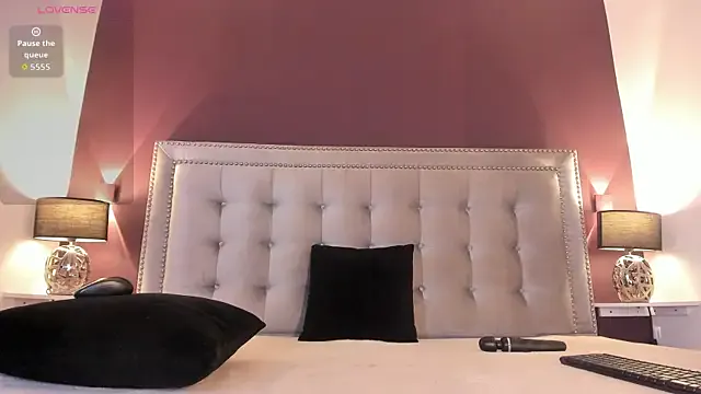 Freechat IssyRosse on StripChat