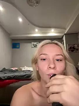 JennaOluretn from StripChat