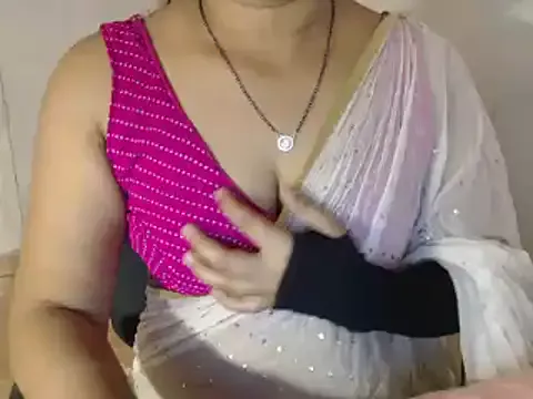 Freechat juicy_ishika on StripChat