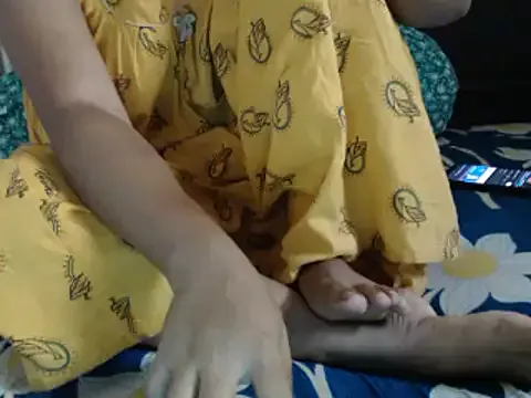 Freechat juicy_ishika on StripChat