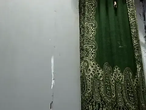 Freechat juicycum069 on StripChat