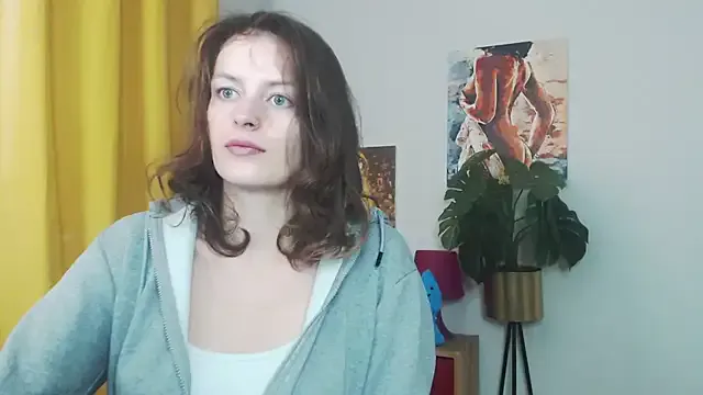 Freechat juicyNadine on StripChat