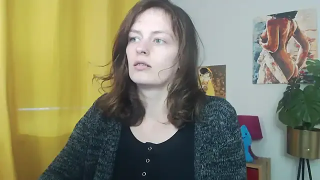 Freechat juicyNadine on StripChat