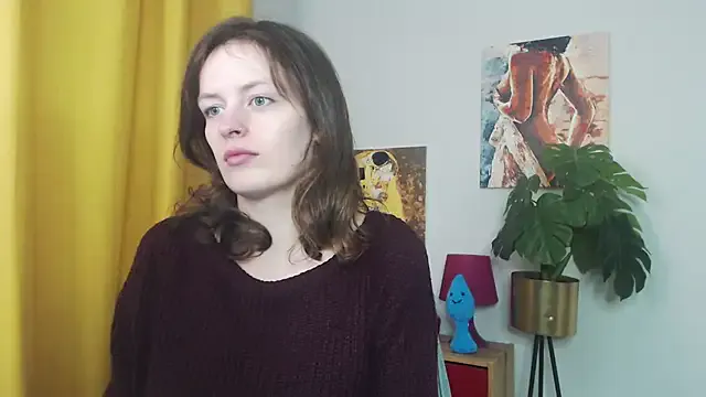 Freechat juicyNadine on StripChat