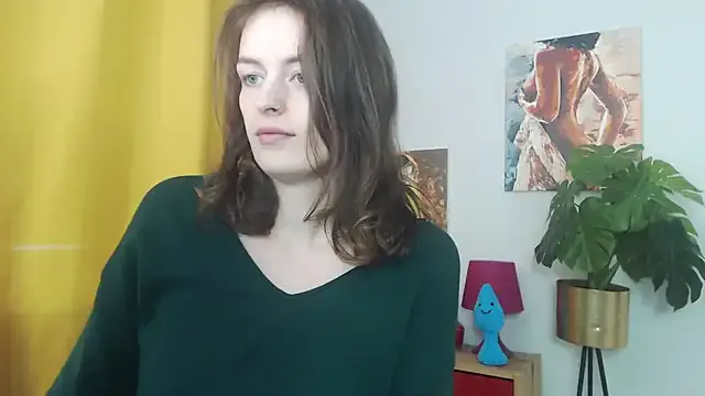 Freechat juicyNadine on StripChat