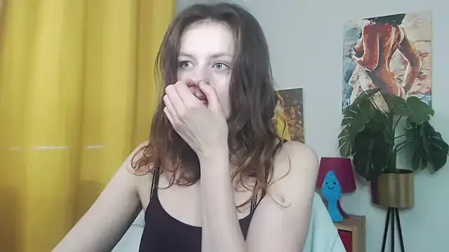 Freechat juicyNadine on StripChat