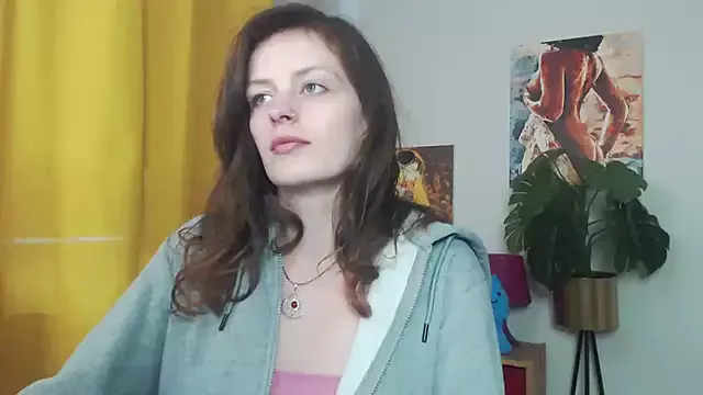 Freechat juicyNadine on StripChat