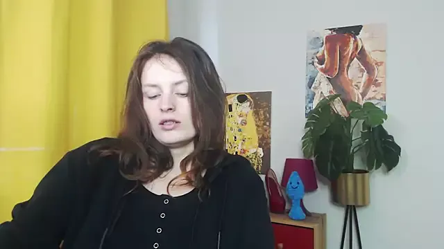 Freechat juicyNadine on StripChat