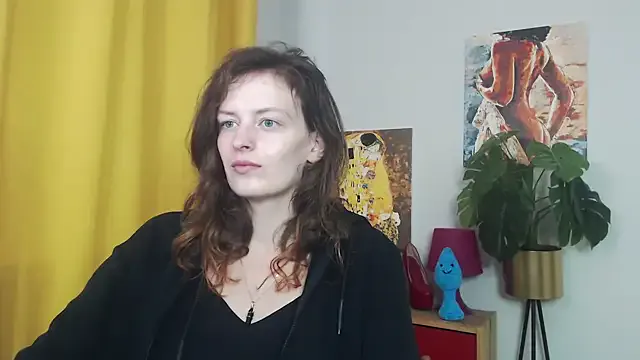 Freechat juicyNadine on StripChat